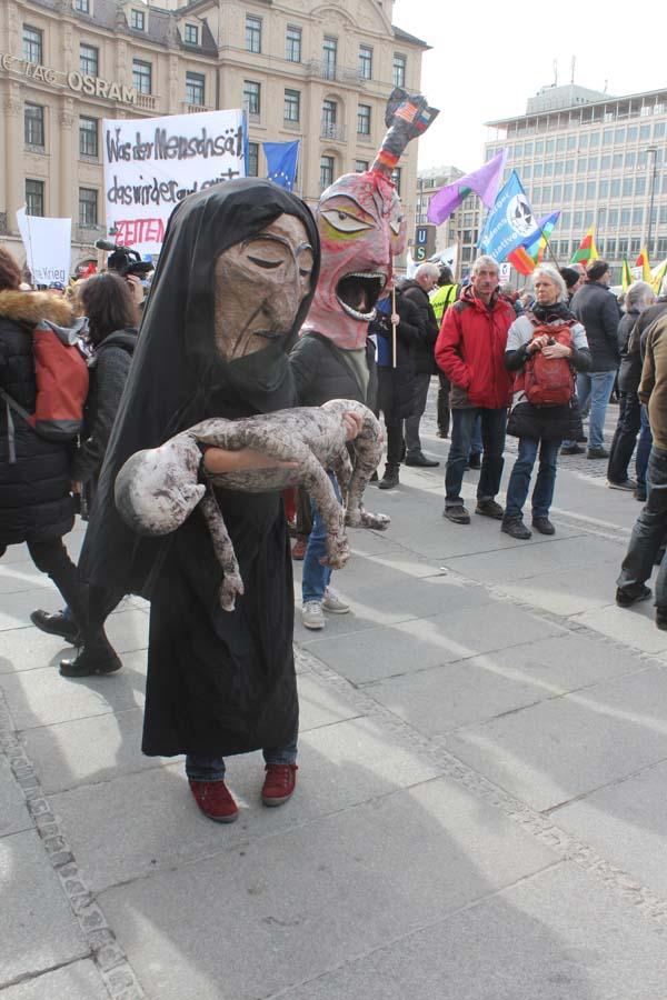 sdaj muenchen 7 - Proteste gegen Kriegskonferenz - Demonstration, DKP, Friedenskampf, NATO, SDAJ - Blog