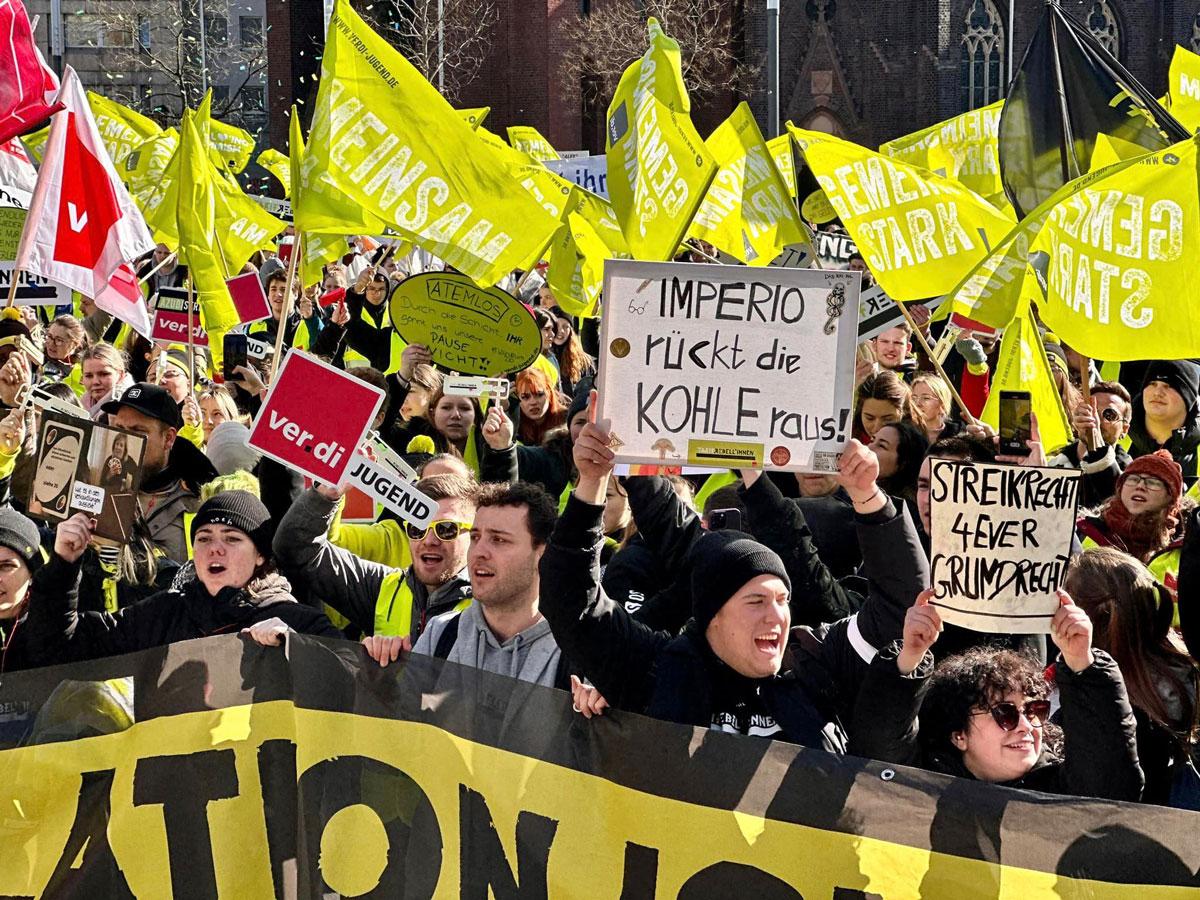 100301 Jugendstreiktag - Jugend im Streik - Jugendstreik, SDAJ, Tarifrunde Öffentlicher Dienst, ver.di-Jugend - Wirtschaft & Soziales