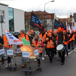 Home - - Internationales Unausweichlich