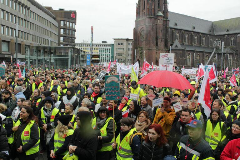 130302 - Von wegen „Folklore“ - Angelika Becker, Bernd Dreisbusch, Christine Behle, Gelsenkirchen, Karin Welge, Nina Brouka, René Hiller, Streik, Tarifrunde Öffentlicher Dienst, ver.di - Im Bild