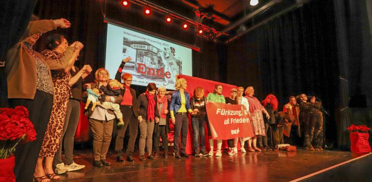 2023 Frauentag Matinee Essen 22 1 2 - Von Kaufhof-Schließungen zur „feministischen Außenpolitik“ - DKP Essen - DKP Essen