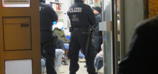 Razzia im Hans-Beimler-Zentrum