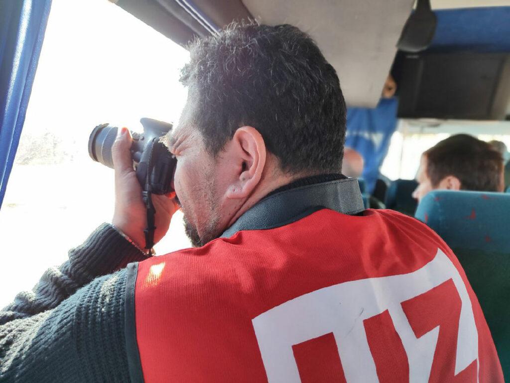 UZ-Fotograf Guillermo Quintero bei der Arbeit (Foto: Stefan Natke)