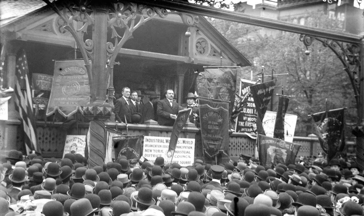 1412 James Connolly addresses crowd in NYC 1908 - Absage an die Revolutionsromantik - Der Schatten eines Rebellen, Jack Mitchell, Sean O'Casey - Hintergrund