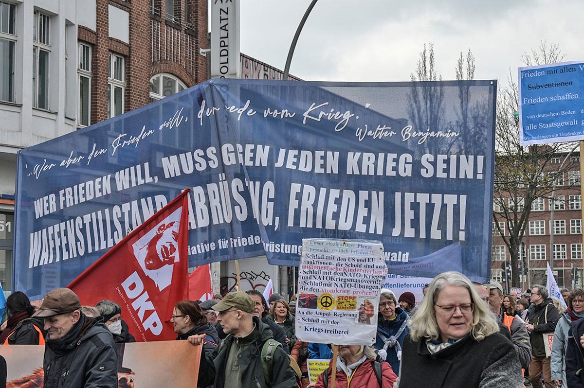 1613 FRIKO - Für eine breite Friedensbewegung - Friedensbewegung, Friko Berlin, Jutta Kausch-Henken - Hintergrund