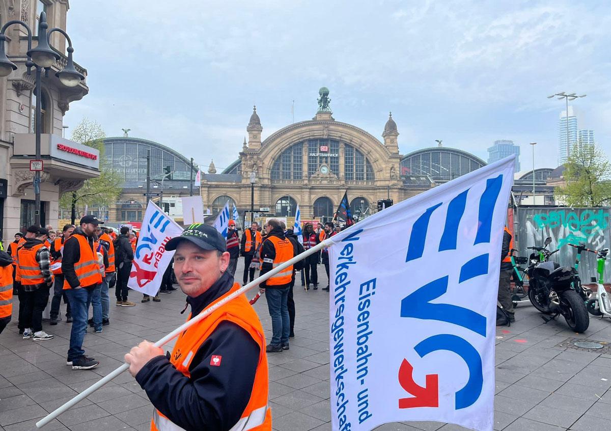 170201 Bahn - Gegen die Tariftrickser - EVG, Tarifrunde Bahn, Warnstreik - Wirtschaft & Soziales