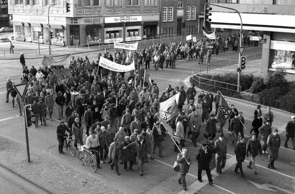 170802 35 - Eine Frage der Zeit - Arbeitszeitverkürzung, IG Metall, Tarifrunde Stahlindustrie, Vier-Tage-Woche - Hintergrund