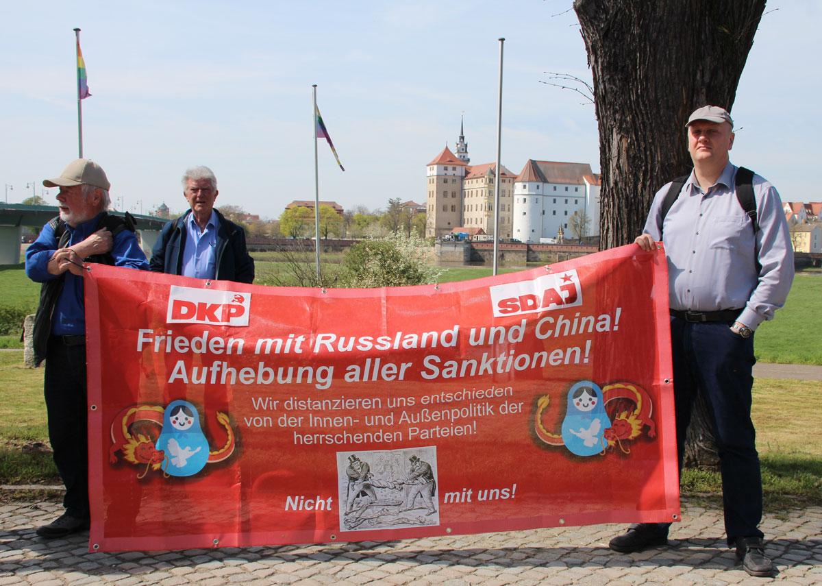 IMG 0033 - Für den Frieden über die Elbe - DKP, DKP Torgau, Elbe-Tag, Torgau - Blog, DKP in Aktion