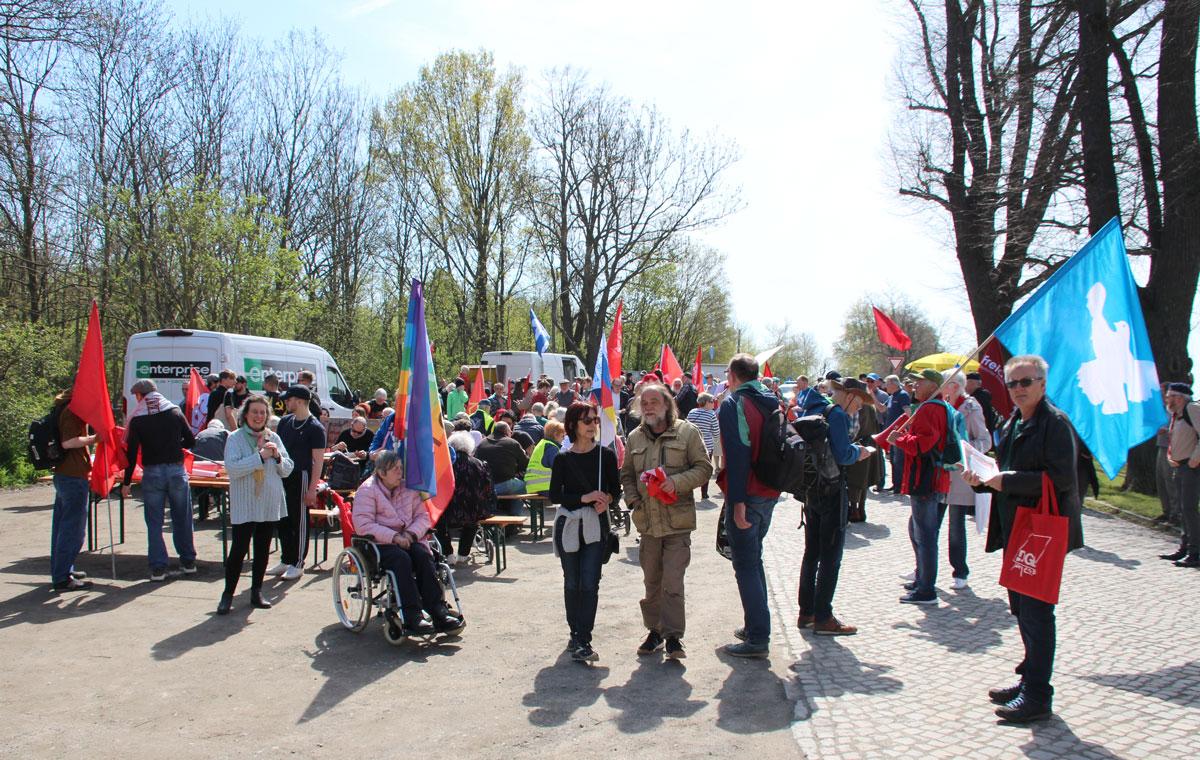 IMG 0034 - Für den Frieden über die Elbe - DKP, DKP Torgau, Elbe-Tag, Torgau - Blog, DKP in Aktion