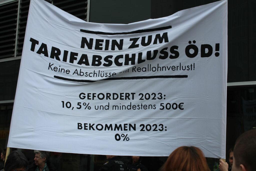 180302 Frankfurt - Lob für Tarifabschlüsse - 1. Mai 2023, DGB, Frank Werneke, Yasmin Fahimi - Wirtschaft & Soziales