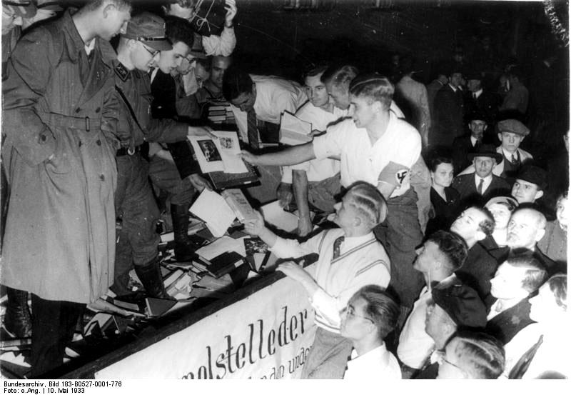 1811 Bundesarchiv Bild 183 B0527 0001 776 Berlin Buecherverbrennung - Grauen unter der Oberfläche – Warnung für unsere Zeit - Bücherverbrennung - Kultur