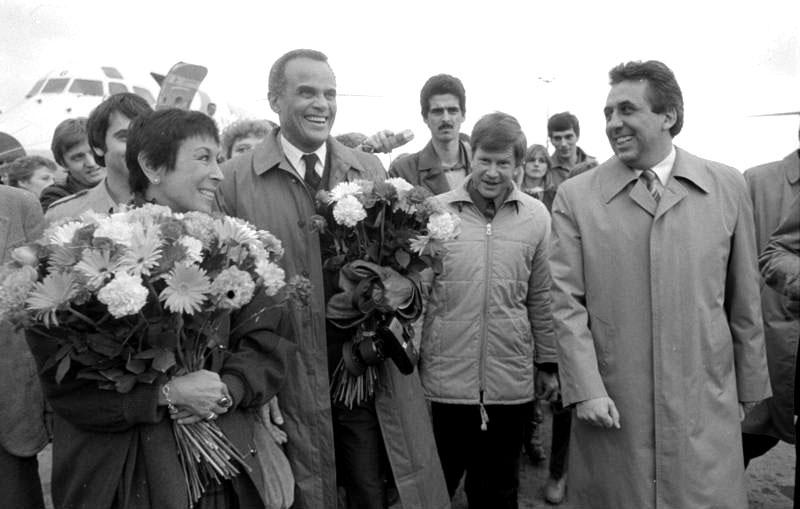 1816 Bundesarchiv Bild 183 1983 1025 025 Berlin Besuch von Harry Belafontei - Belafontes Song - Bürgerrechtler, DDR, Harry Belafonte, Künstler für den Frieden, Martin Luther King - Vermischtes