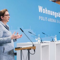 Home - - Internationales Niedrige Mieten, hohe Profite?
