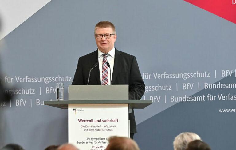 220401 Verfassungsschutz - Von Feinden umzingelt - Verfassungsschutz - Verfassungsschutz