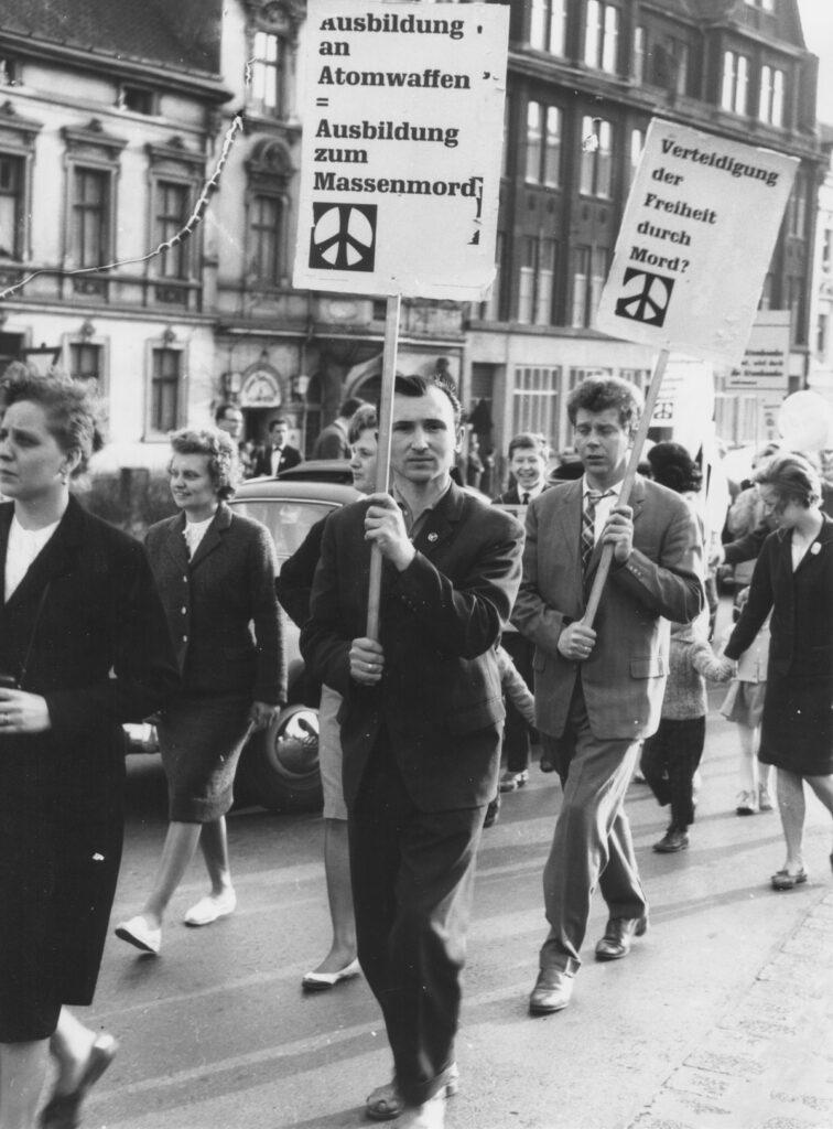 Ostermarsch - Ein Leben lang für den Frieden - Duisburg, Düsseldorfer Friedenspreis, Inge Holzinger - Hintergrund