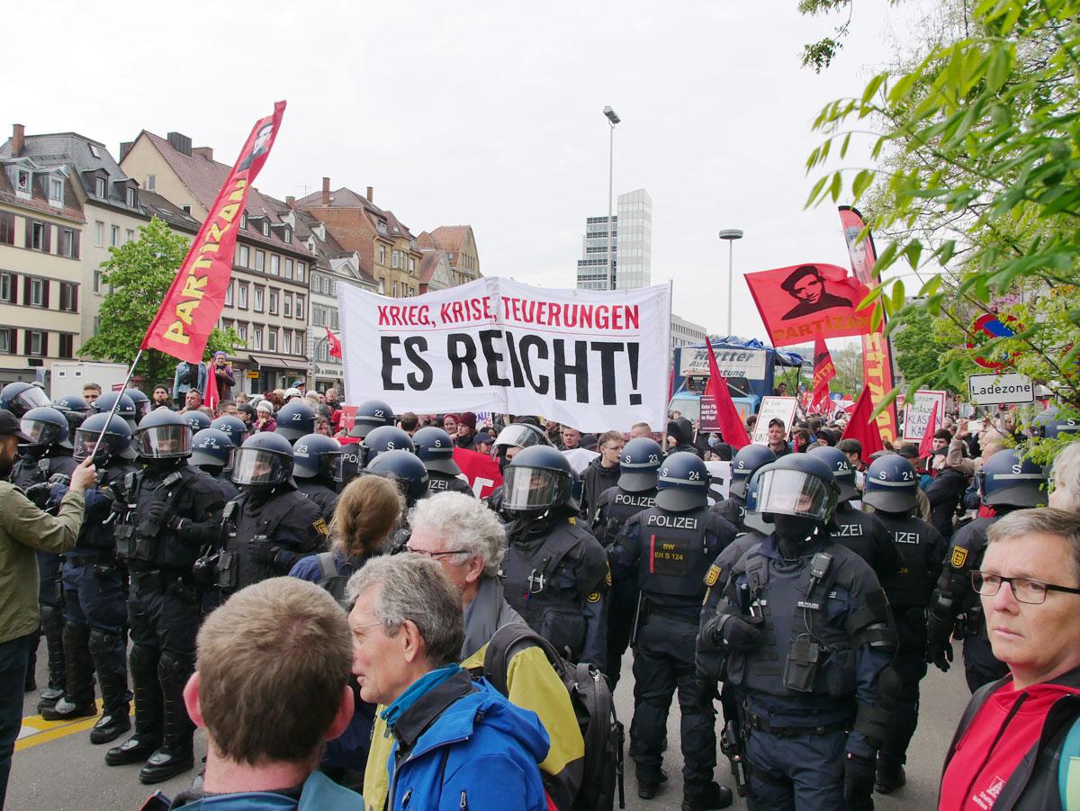 - Polizei attackiert DGB-Demo - - Blog, Neues aus den Bewegungen