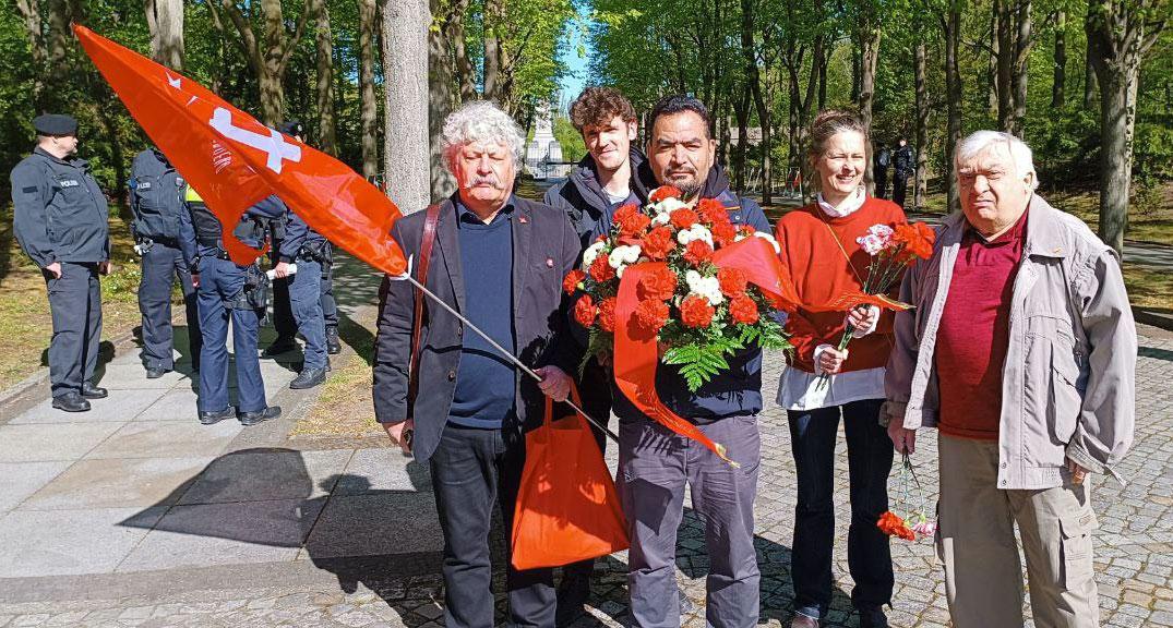 photo 2023 05 08 11 34 37 - Dank euch, ihr Sowjetsoldaten! - 8. Mai 2023, 9. Mai 2023, Tag der Befreiung vom Faschismus, Tag des Sieges im Großen Vaterländischen Krieg - Blog, DKP in Aktion