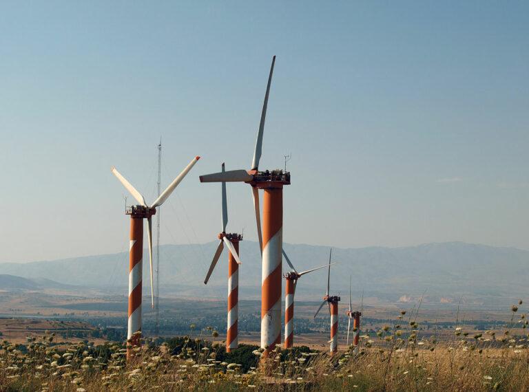 260601 Israel - Soziale Explosion - Windkraftanlagen - Windkraftanlagen