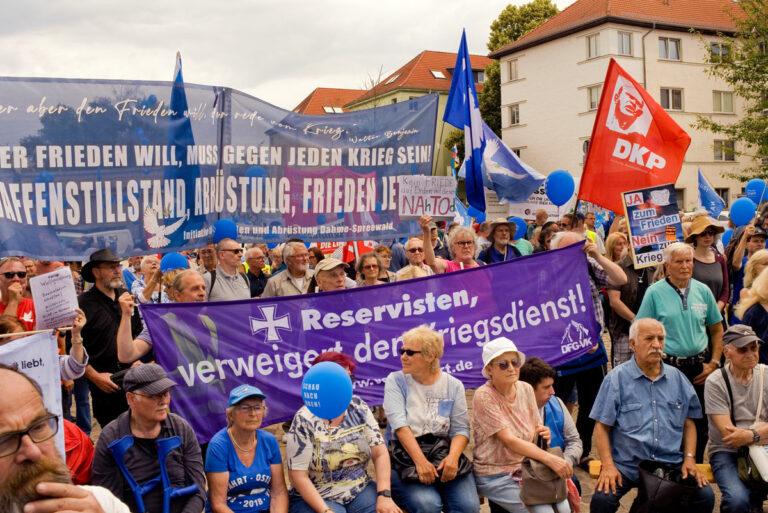 520801 Frieden - Megakatastrophe verhindern – Abrüsten! - Aufrüstung - Aufrüstung