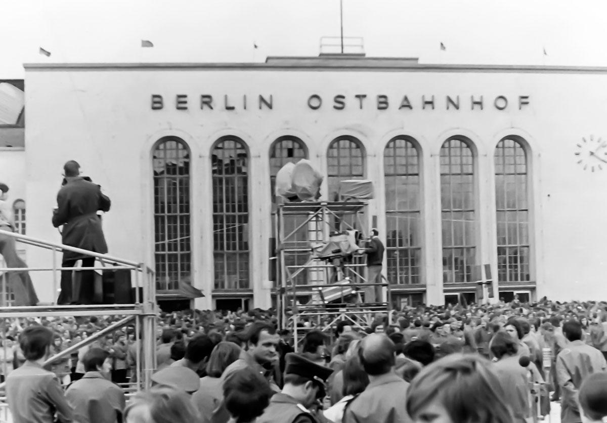 01 PICT0148 - Fünf Kontinente vereint beim X. - 1973, Berlin, X. Weltfestspiele - Blog