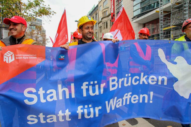 2022 Demo Infl Monster 44 1 - Immer erkämpft - Friedenskampf - Friedenskampf