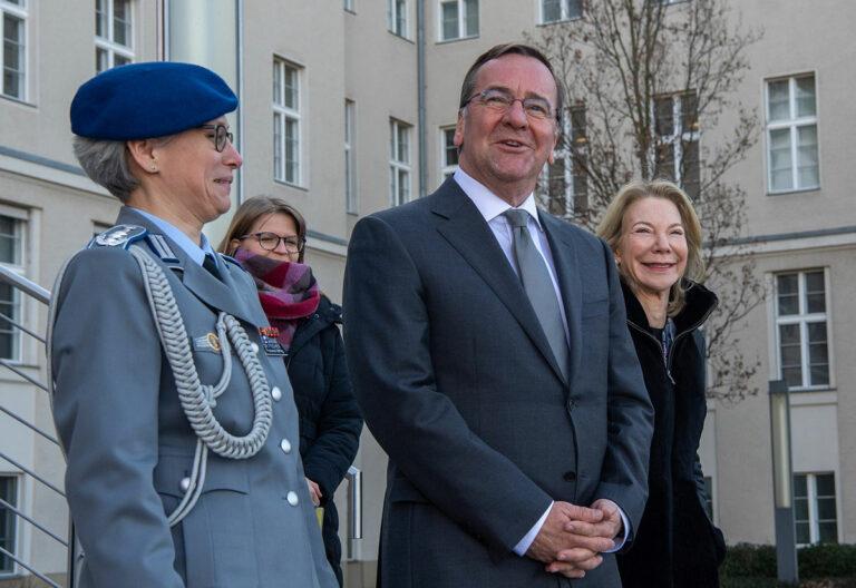 280501 Haushalt - Noch lange nicht fertig - Aufrüstung, Bundeshaushalt, Bundesregierung, Militarisierung - Hintergrund