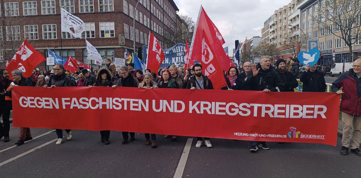 301001 Ostermarsch - Dem Mainstream nicht auf den Leim gehen - Antifaschisten, Esoterik, Parteien, Schule, VVN-BdA - Theorie & Geschichte