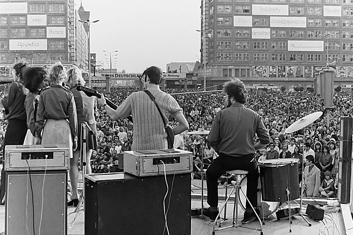 51 PICT0264 - Fünf Kontinente vereint beim X. - 1973, Berlin, X. Weltfestspiele - Blog