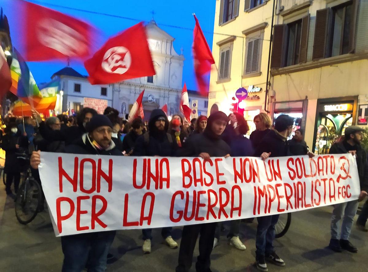 310701 Firenze - Verschanzen unter der Zivilbevölkerung - Florenz, NATO - Internationales