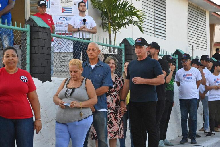 311201 Kuba Wahlen - Hautnah mit der Bevölkerung - Miguel Díaz-Canel - Miguel Díaz-Canel