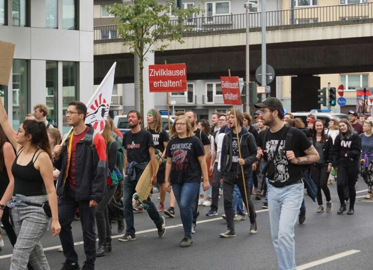 340501 Zivilklausel - An der Uni gegen China? - Zeitenwende - Zeitenwende