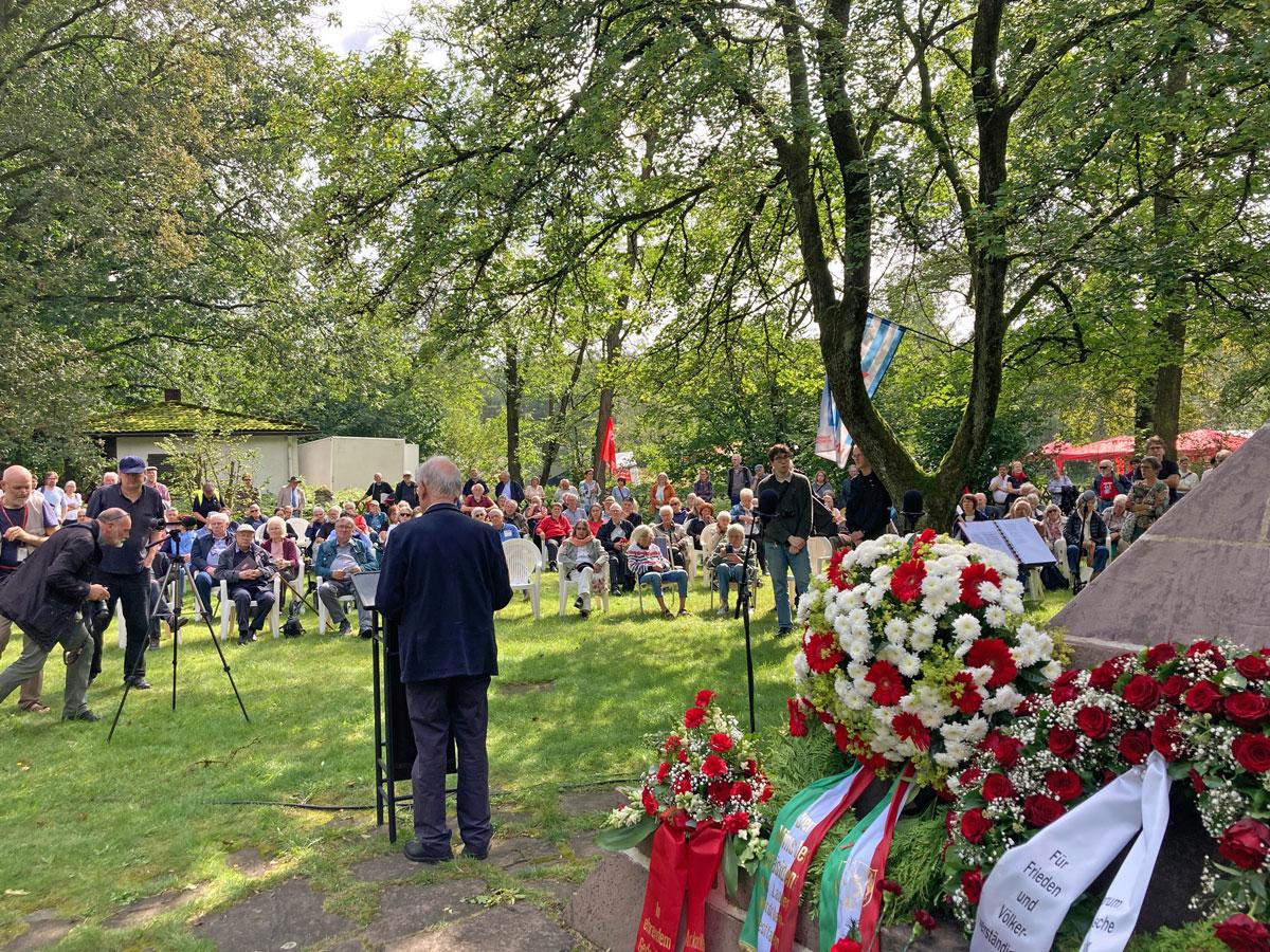 0405 Stukenbrock - Blumen für Stukenbrock - Achim Bigus, Blumen für Stukenbrock, Jochen Schwabedissen, Norman Paech, SDAJ - Politik