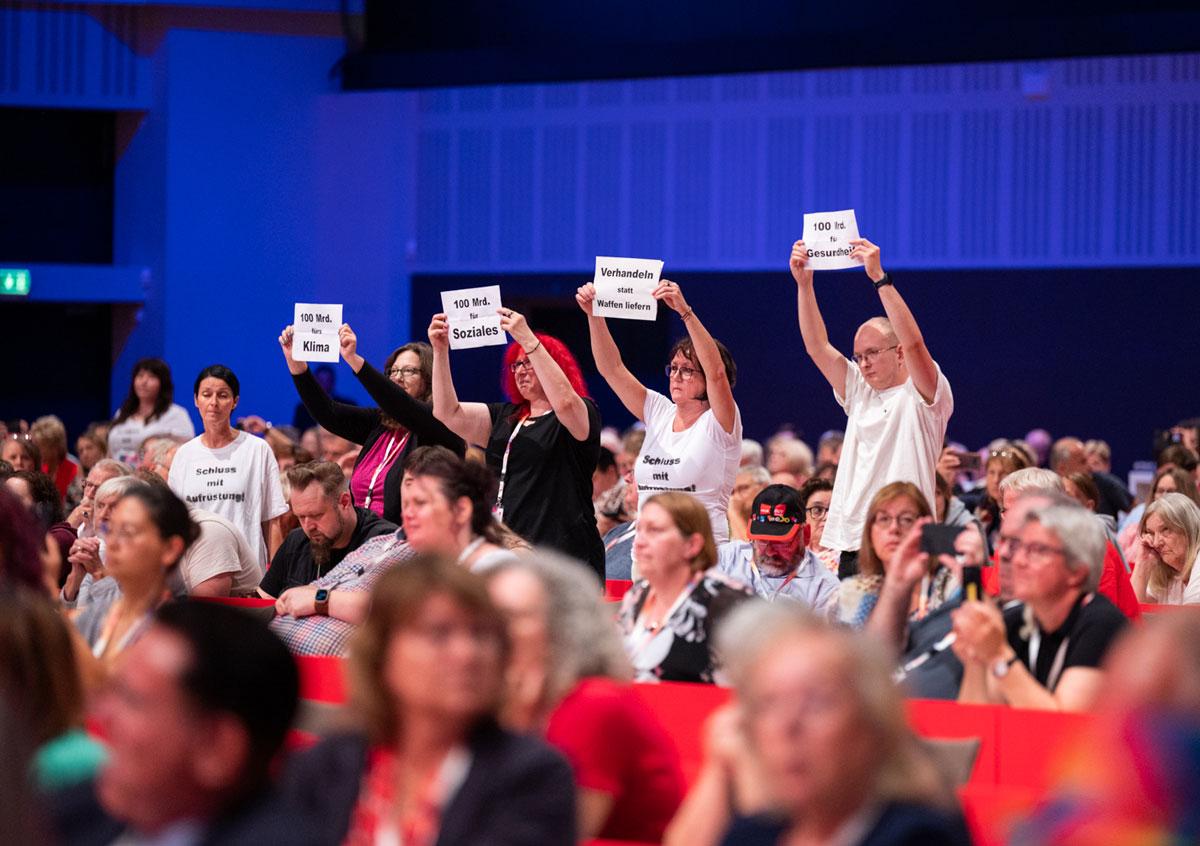 400802 Buko - Alle für den Frieden? - Christof Ostheimer, Friedenskampf, ver.di-Bundeskongress - Wirtschaft & Soziales