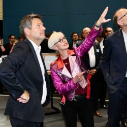 Home - - Politik Viele „schöne“ Worte