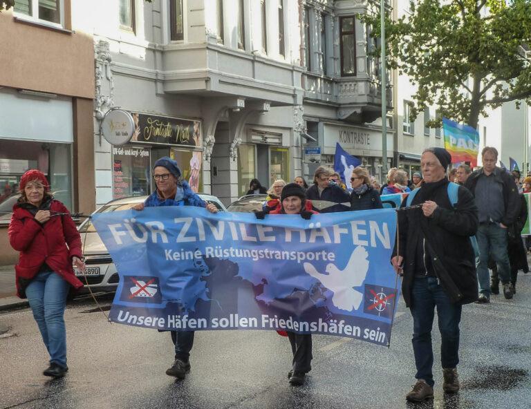 4205 07 P1040732 j v - Unsere Häfen sollen Friedenshäfen sein - Friedensbewegung - Friedensbewegung