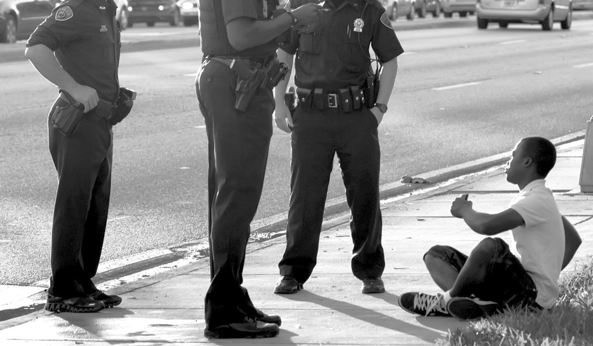 4209 Bildmeldung - Rassistische Polizei - Leonard Allen Cure, Polizeimord, Rassismus, USA - Im Bild