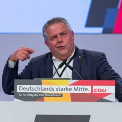 Home - - Wirtschaft & Soziales Sperenzchen