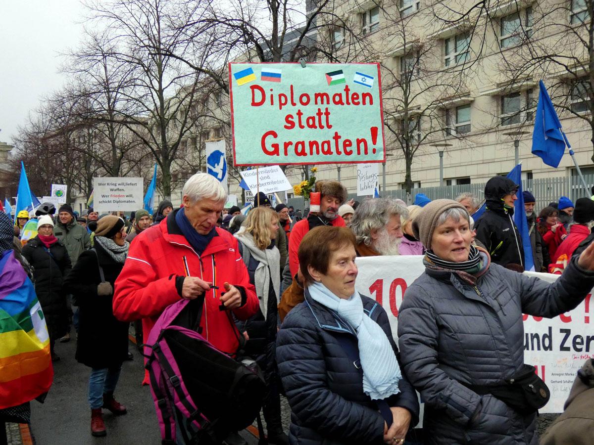 Dietmar Treber 3 - Starke Friedensdemo in Berlin - 25. November 2023, Friedensbewegung - Blog