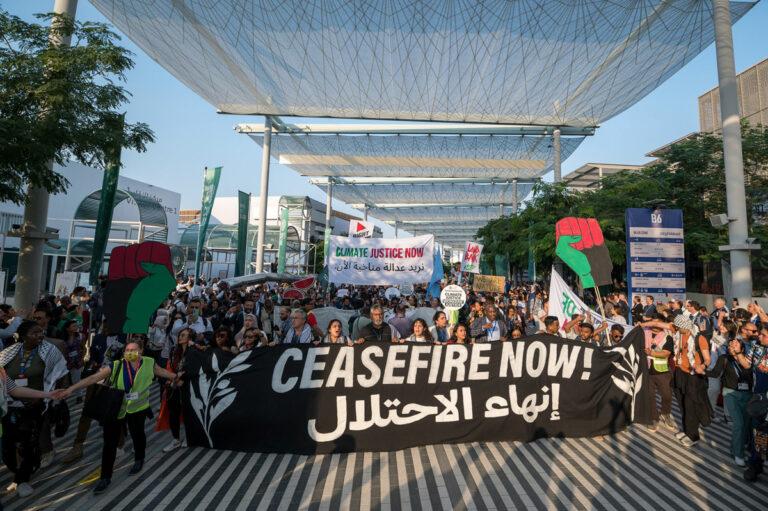 501302 Gaza - Über die Reling geschaut - Katar - Katar