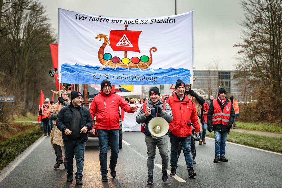 510301 Stahl - Bitterer Beigeschmack - 24-Stunden-Streiks, Arbeitszeitverkürzung, Tarifrunde Stahlindustrie - Wirtschaft & Soziales