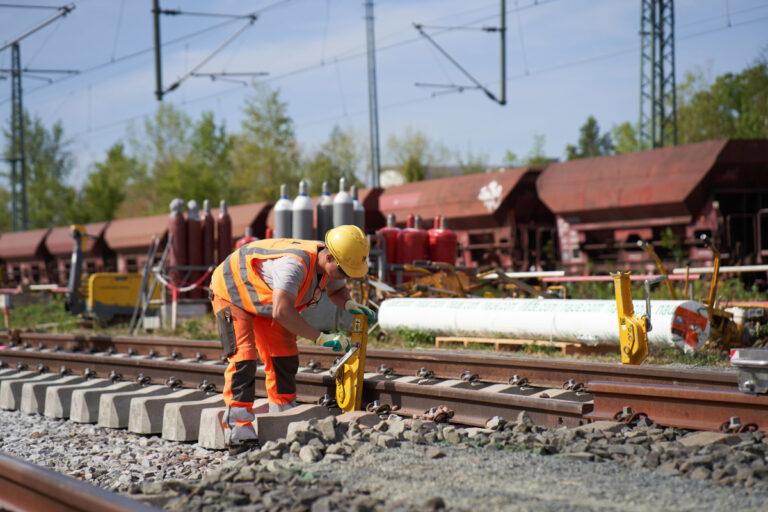 010202 Bahn - Vorläufiger Kompromiss - Deutsche Bahn AG - Deutsche Bahn AG