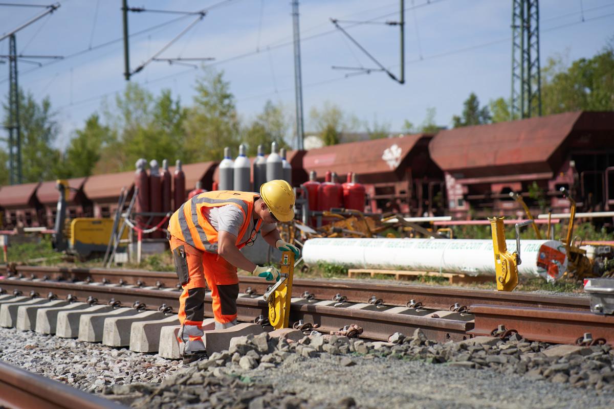 010202 Bahn - Vorläufiger Kompromiss - Bahnprivatisierung, Deutsche Bahn AG, InfraGO AG, Investitionsrückstand, Verkehrswende - Wirtschaft & Soziales