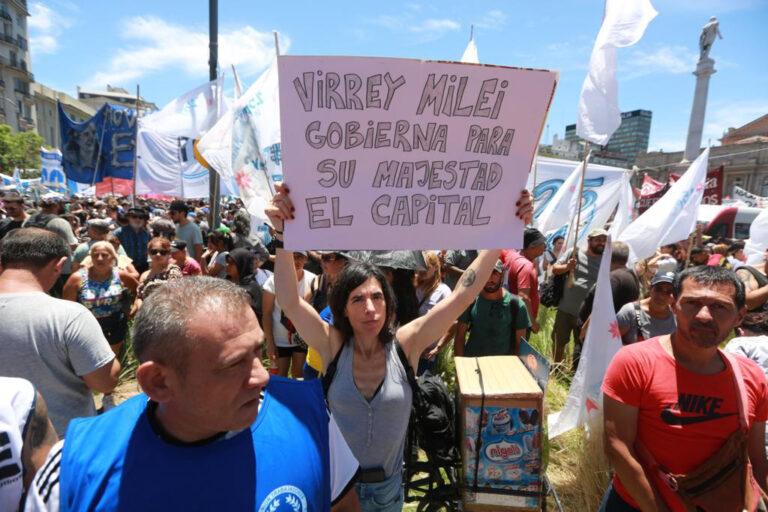 010702 Argentinien2 - Keinen Tag Ruhe für Milei - Massendemonstrationen - Massendemonstrationen