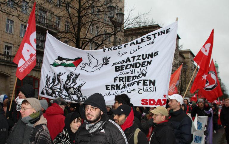 IMG 0419 - Kampf gegen Rechts heißt Kampf gegen Krieg und Sozialabbau - SDAJ - SDAJ