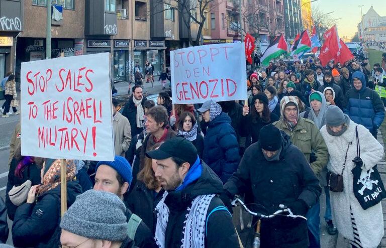 palastina demo WEB - Demonstration in Berlin fordert Waffenstillstand und Stopp von Waffenlieferungen an Israel - Palästina-Solidarität - Palästina-Solidarität