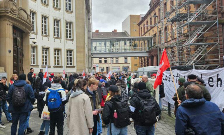 060402 Luca - Sieben Monate fürs Demonstrieren - Berufsverbot - Berufsverbot