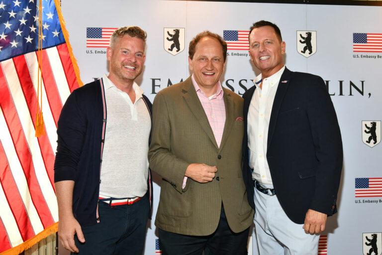 060901 Matt Lashey Alexander Graf Lambsdorff and Richard Grenell 4th of July 2019 in Berlin - Einpeitscher des NATO-Kriegs - Alexander Graf Lambsdorff, Richard Grenell - Politik