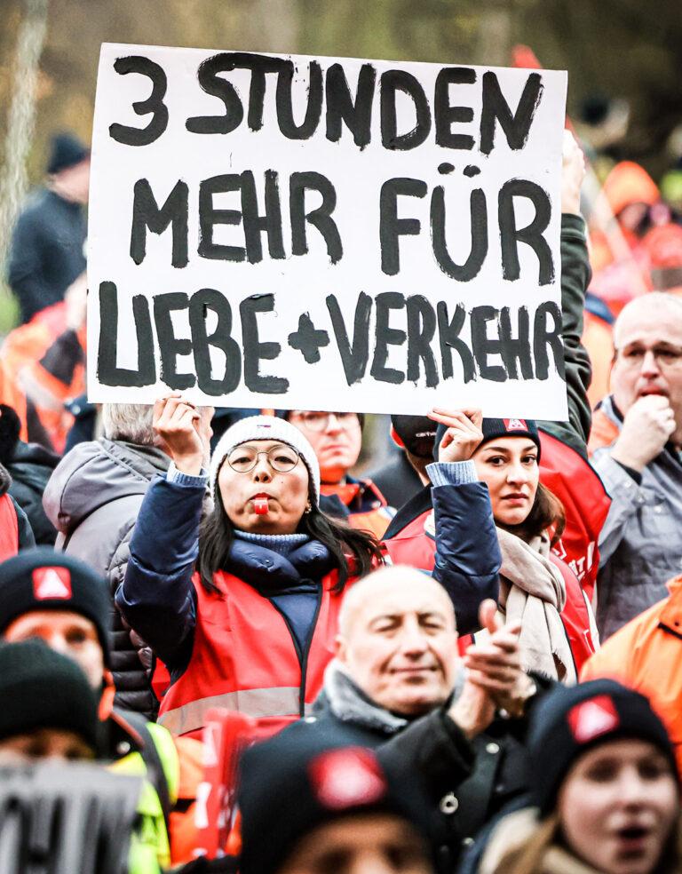 100201 Arbeitszeit - An der Uhr drehen - Tarifrunde Öffentlicher Dienst - Tarifrunde Öffentlicher Dienst