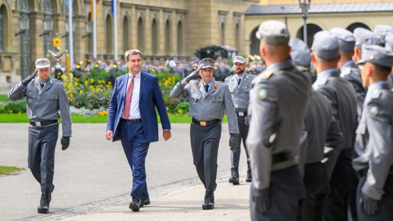 100402 Bayern - Wehrhaft in Schule und Uni - Markus Söder - Markus Söder