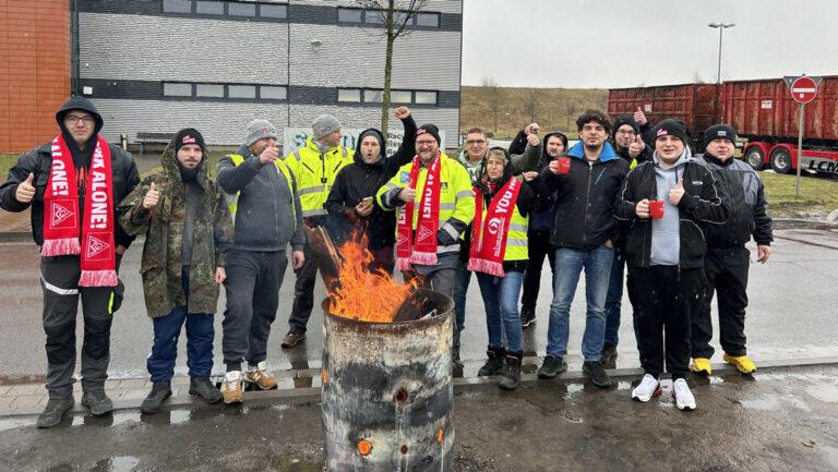 120303 srw Bildmeldung - Längster Streik in ihrer Geschichte - Arbeitszeitverkürzung - Arbeitszeitverkürzung